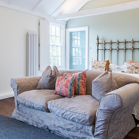 The Bell Inn Hotel Horndon-on-the-Hill Extérieur photo