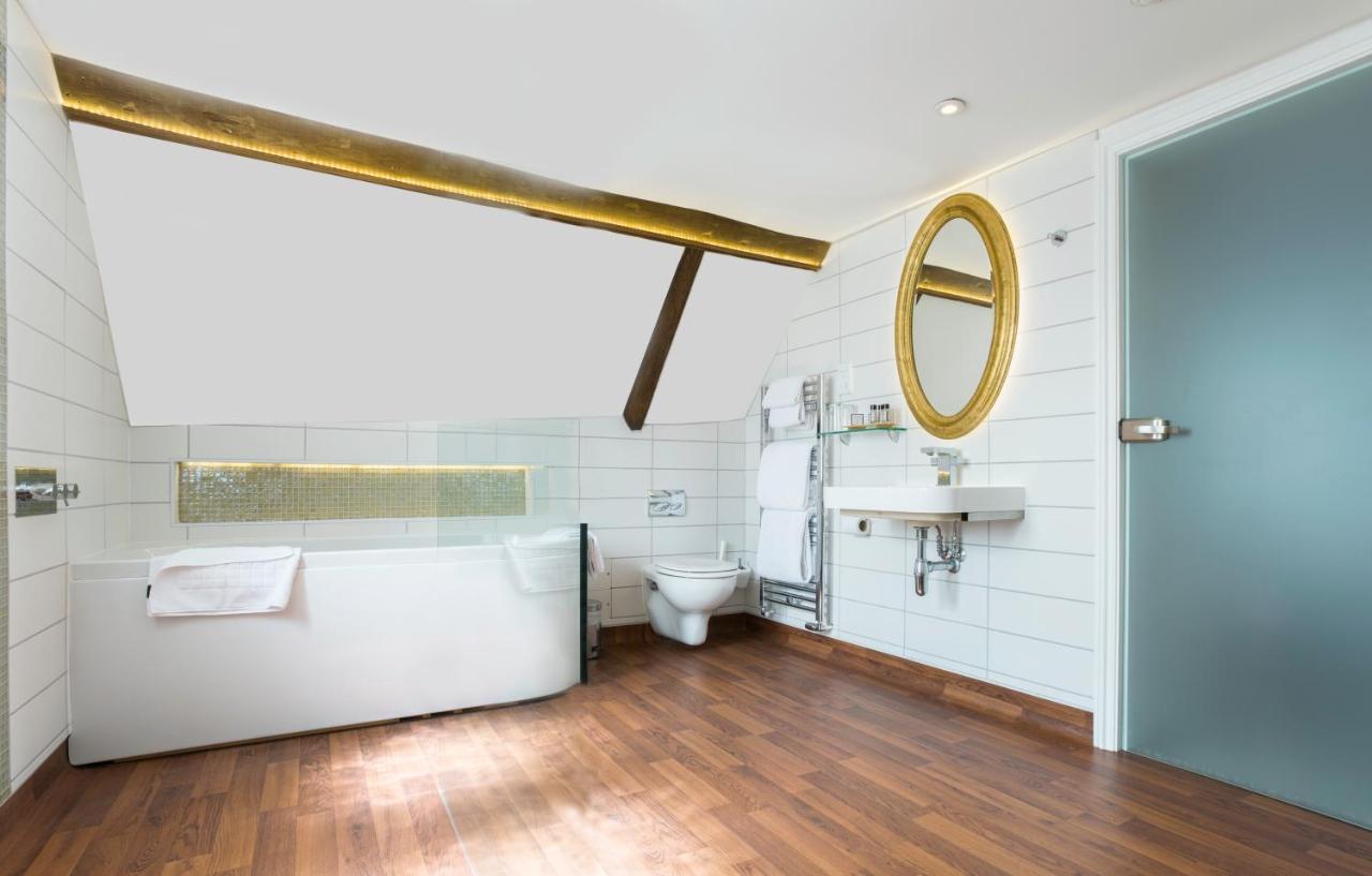 The Bell Inn Hotel Horndon-on-the-Hill Extérieur photo