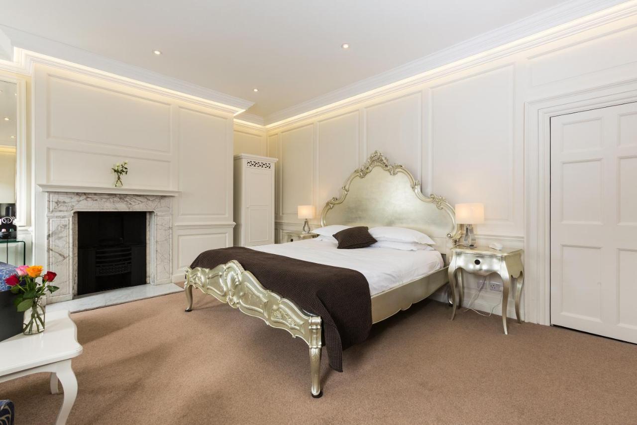 The Bell Inn Hotel Horndon-on-the-Hill Extérieur photo