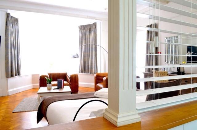 The Bell Inn Hotel Horndon-on-the-Hill Extérieur photo