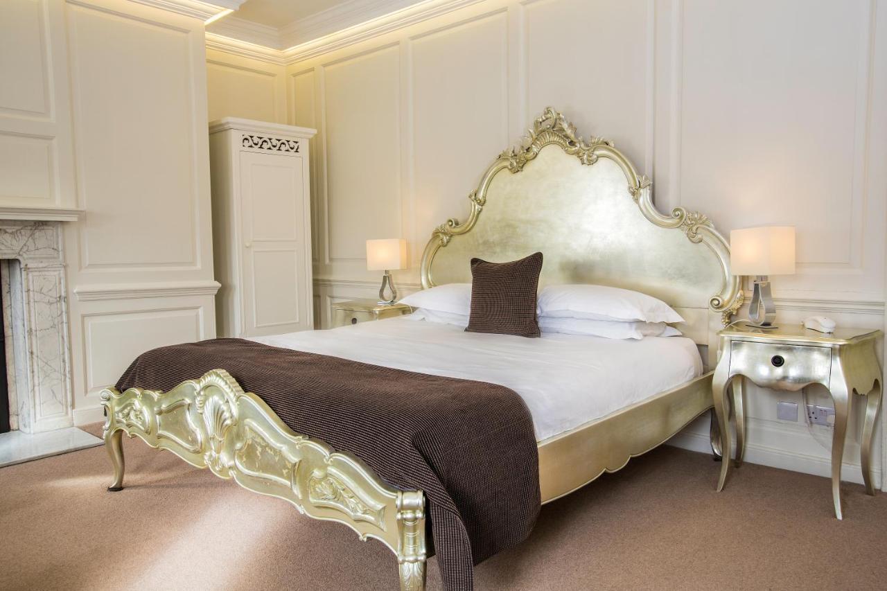 The Bell Inn Hotel Horndon-on-the-Hill Extérieur photo