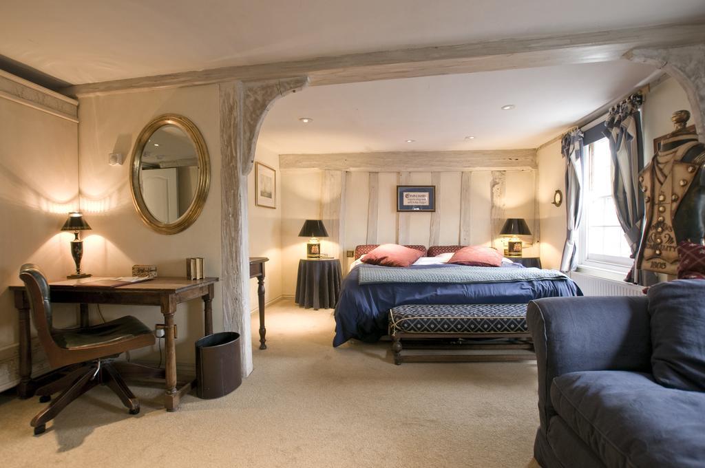 The Bell Inn Hotel Horndon-on-the-Hill Chambre photo