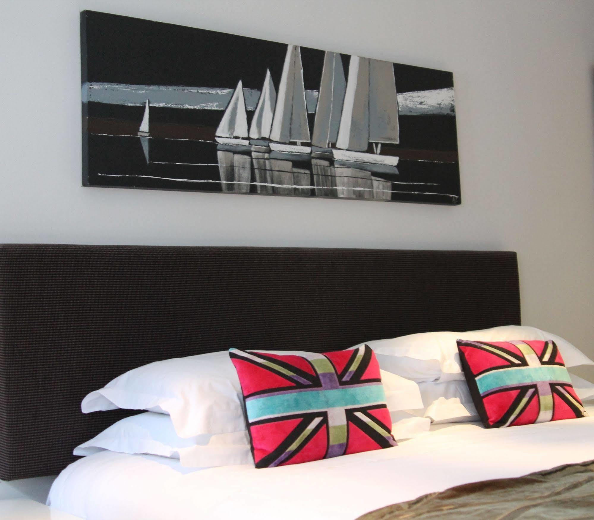 The Bell Inn Hotel Horndon-on-the-Hill Extérieur photo
