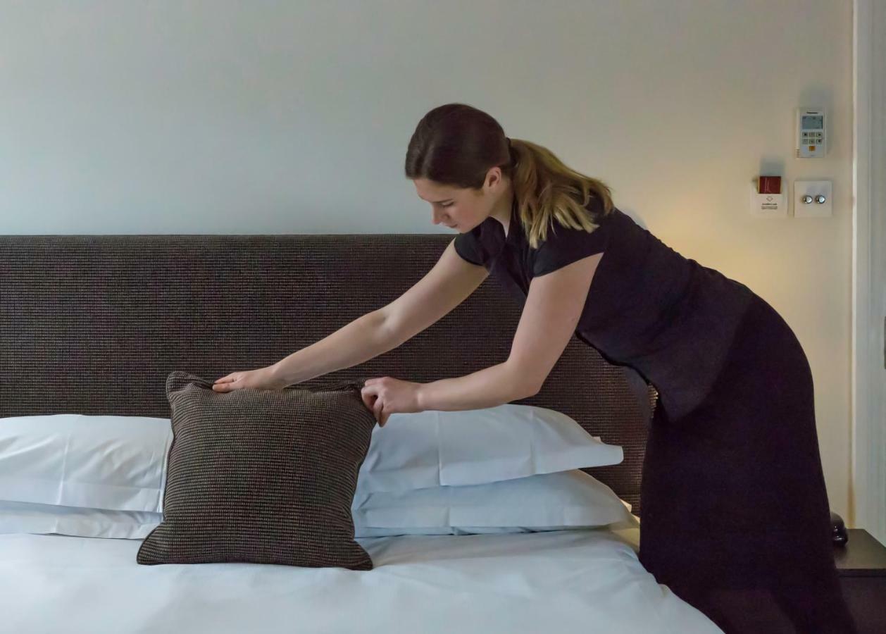 The Bell Inn Hotel Horndon-on-the-Hill Extérieur photo